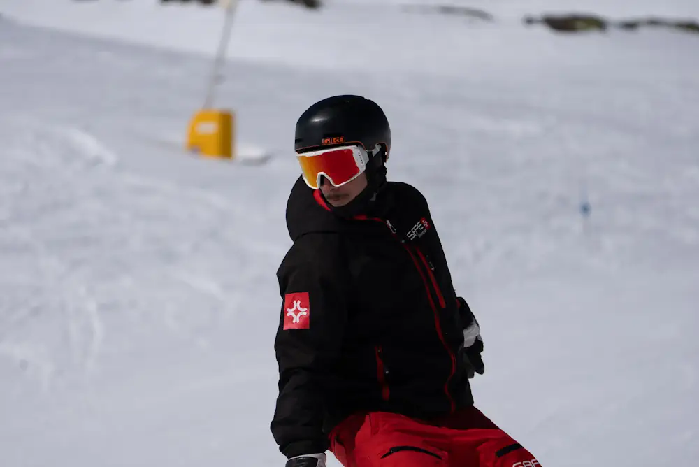 primer plano profesor safe snowboard